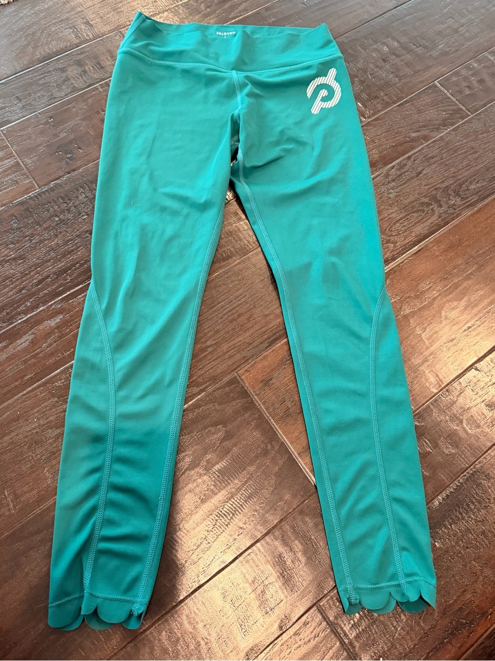 Peloton Emerald Green Scalloped Leggings
